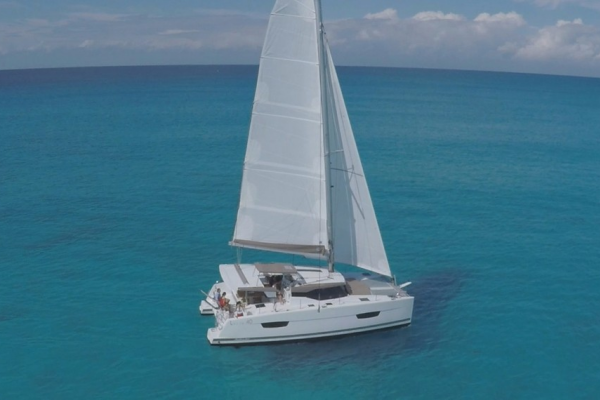 Fountaine Pajot Lucia 40