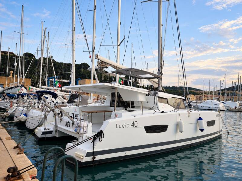 Fountaine Pajot Lucia 40