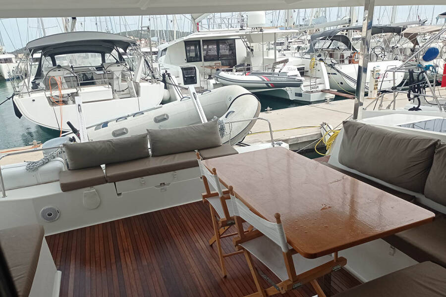 Fountaine Pajot Lucia 40