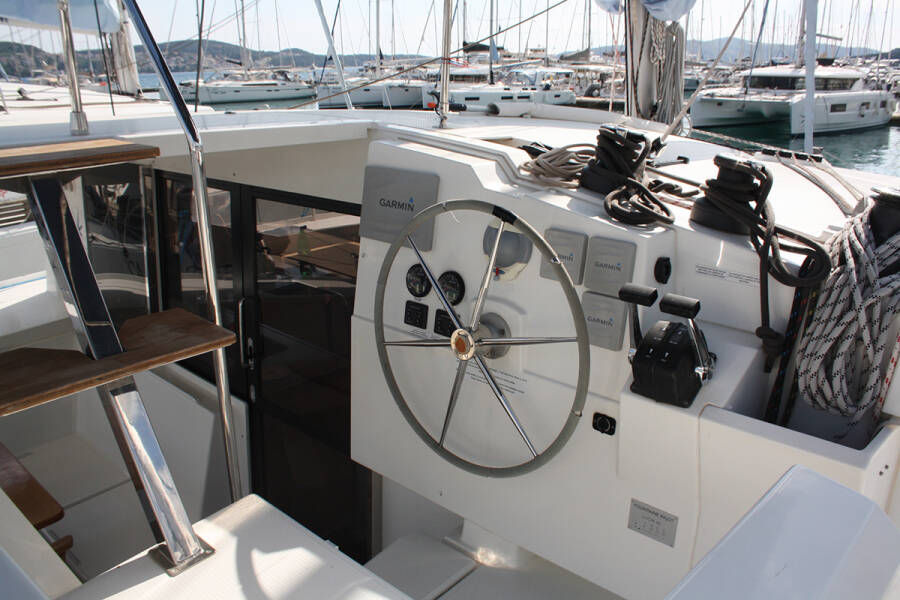 Fountaine Pajot Lucia 40