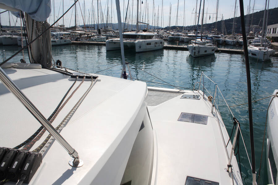 Fountaine Pajot Lucia 40