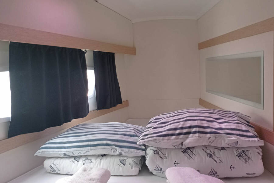 Fountaine Pajot Lucia 40