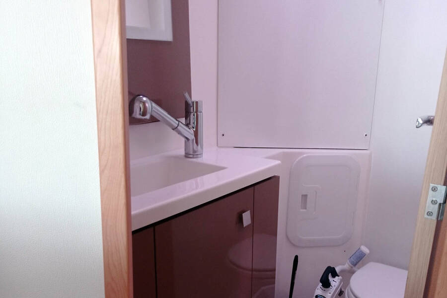 Fountaine Pajot Lucia 40