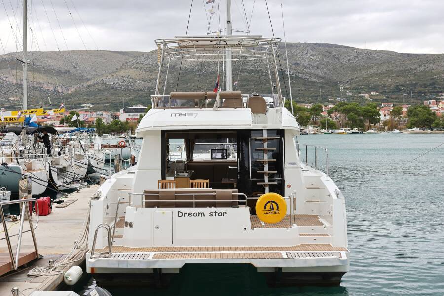 Fountaine Pajot MY 37