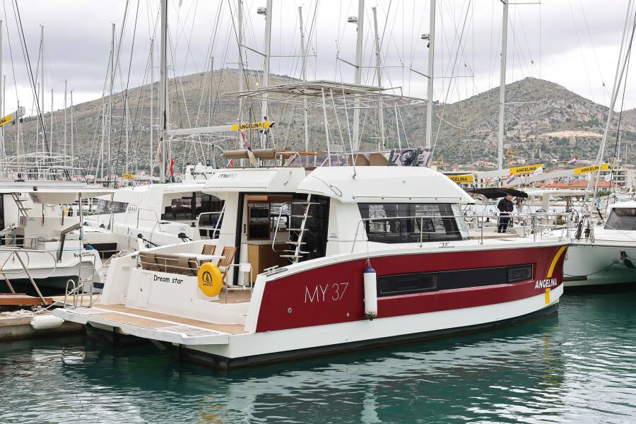 Fountaine Pajot MY 37