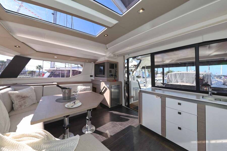 Fountaine Pajot Tanna 47