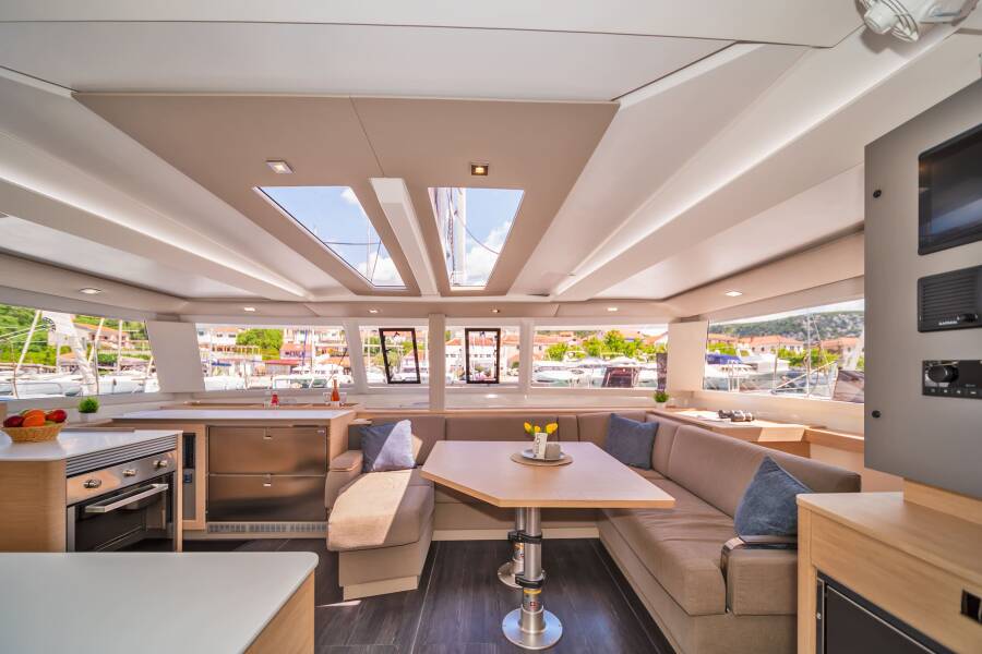 Fountaine Pajot Tanna 47