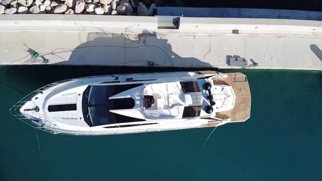 Galeon 700 Skydeck