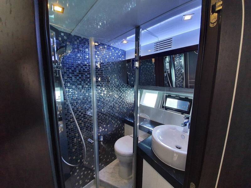 Galeon 700 Skydeck