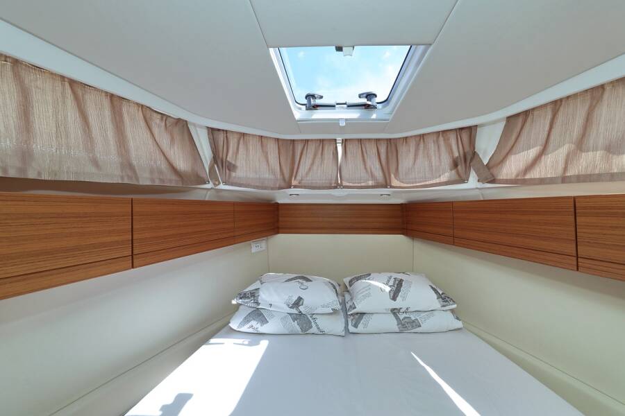 Greenline 33