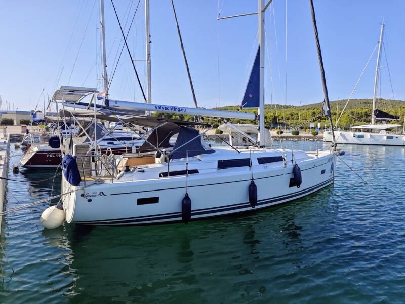 Hanse 388