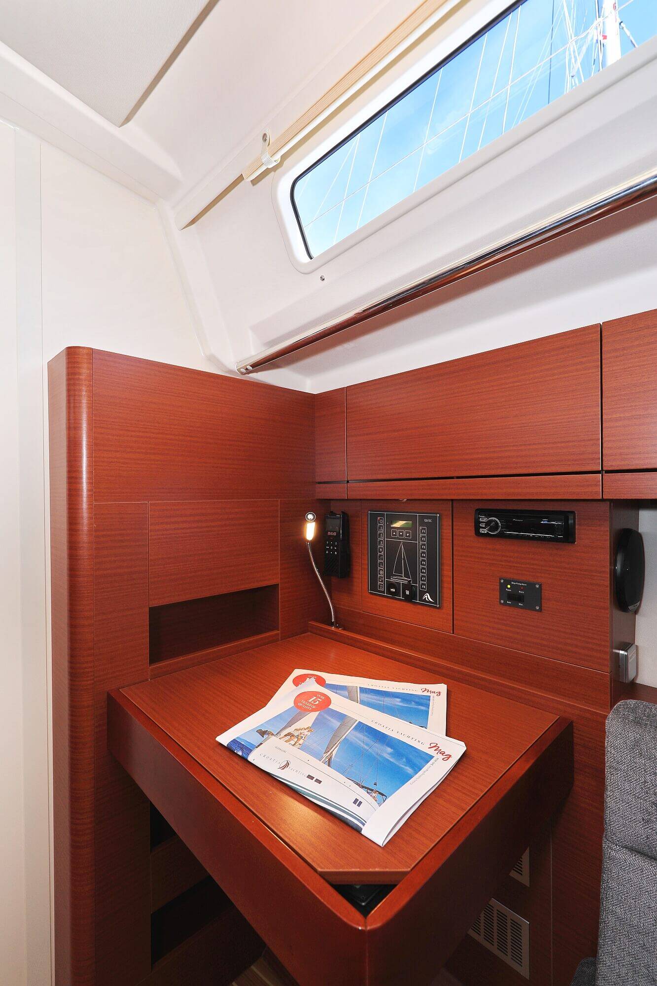 Hanse 388