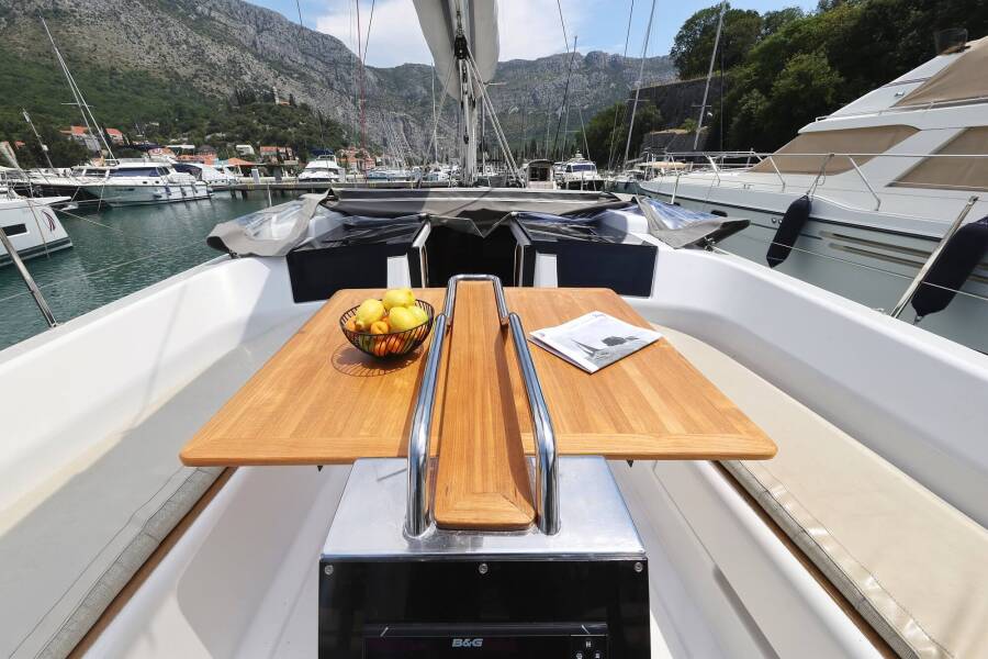 Hanse 388