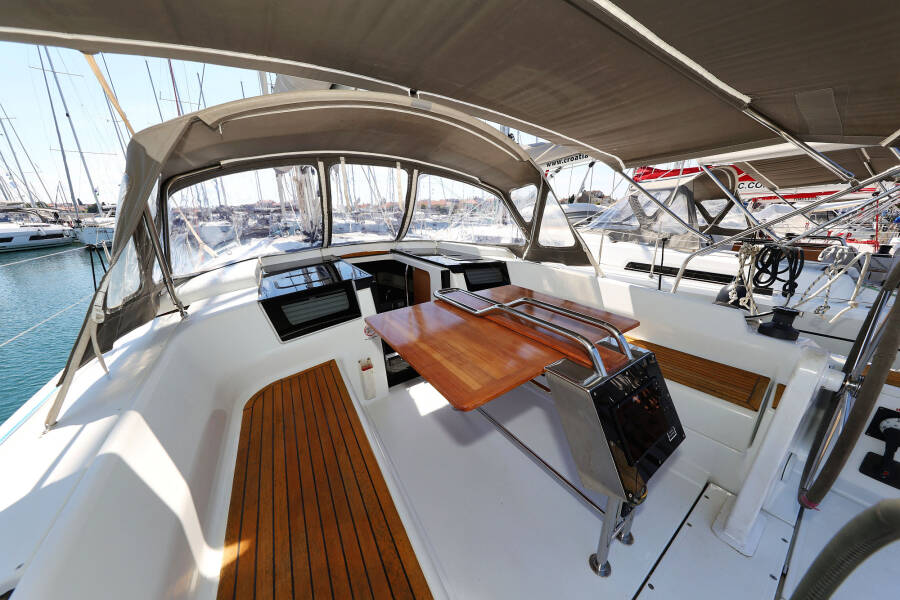 Hanse 388