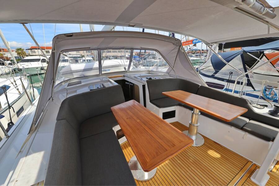 Hanse 410