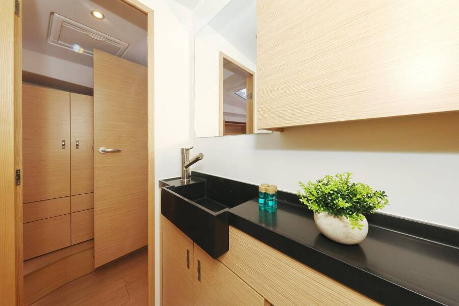 Hanse 410