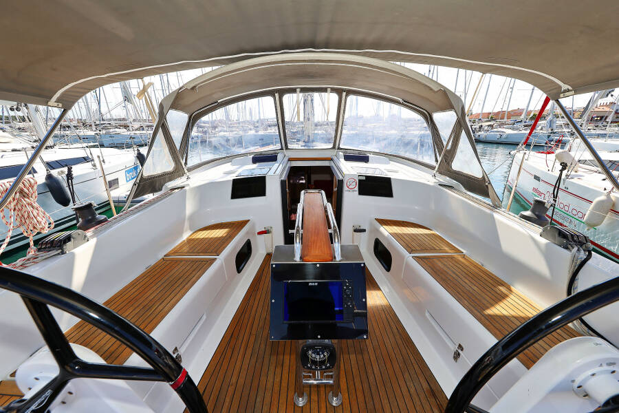 Hanse 415
