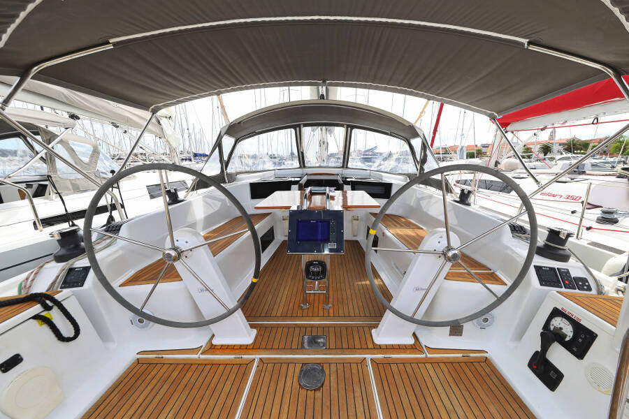 Hanse 418