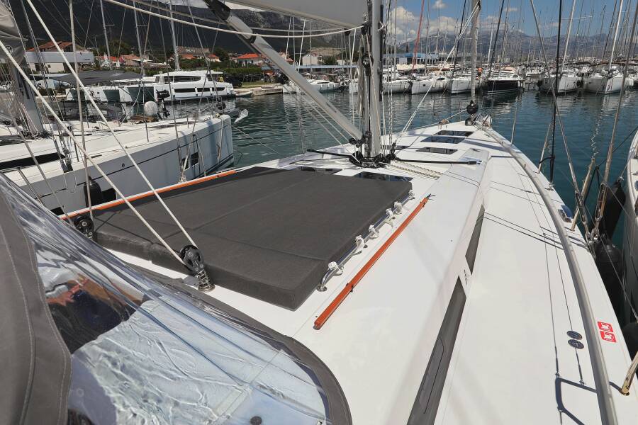 Hanse 548