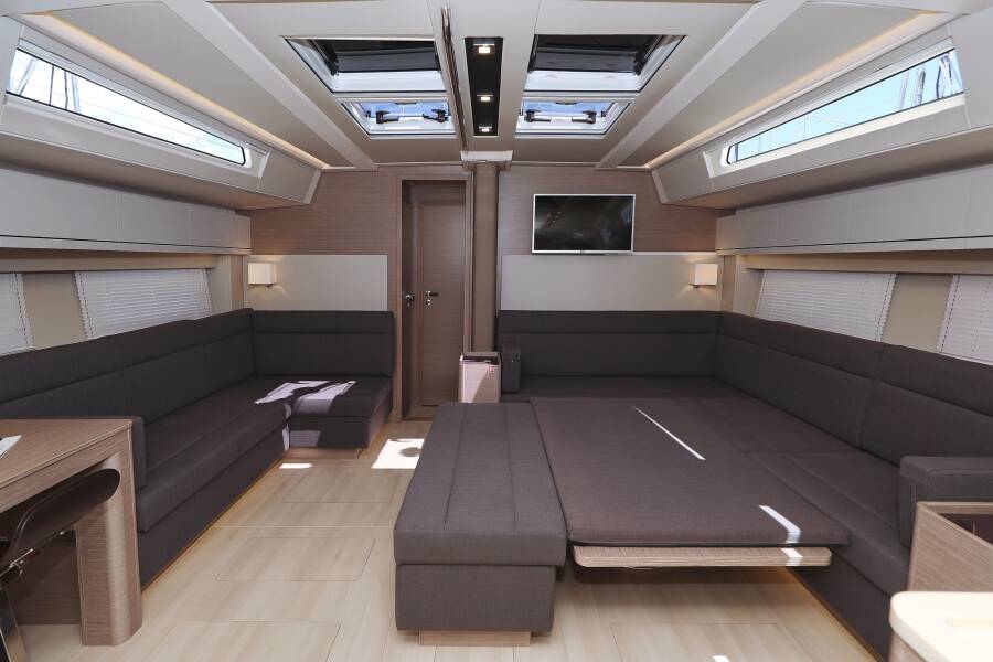 Hanse 548