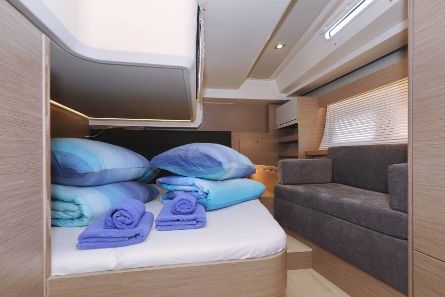 Hanse 548