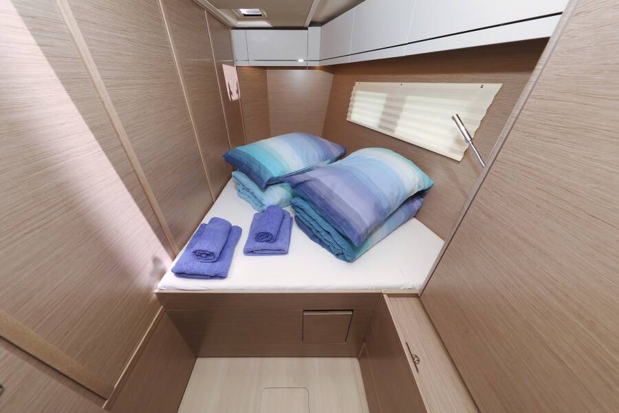Hanse 548