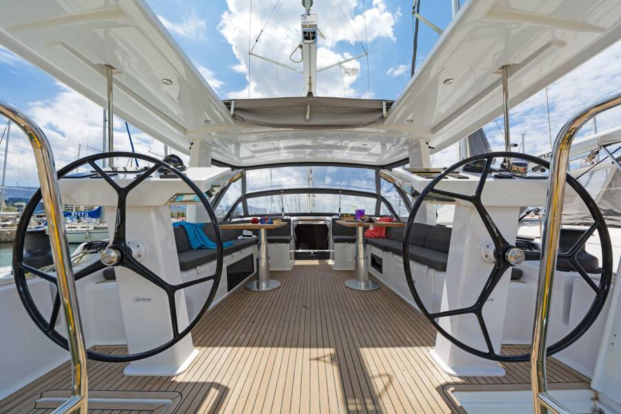 Hanse 548