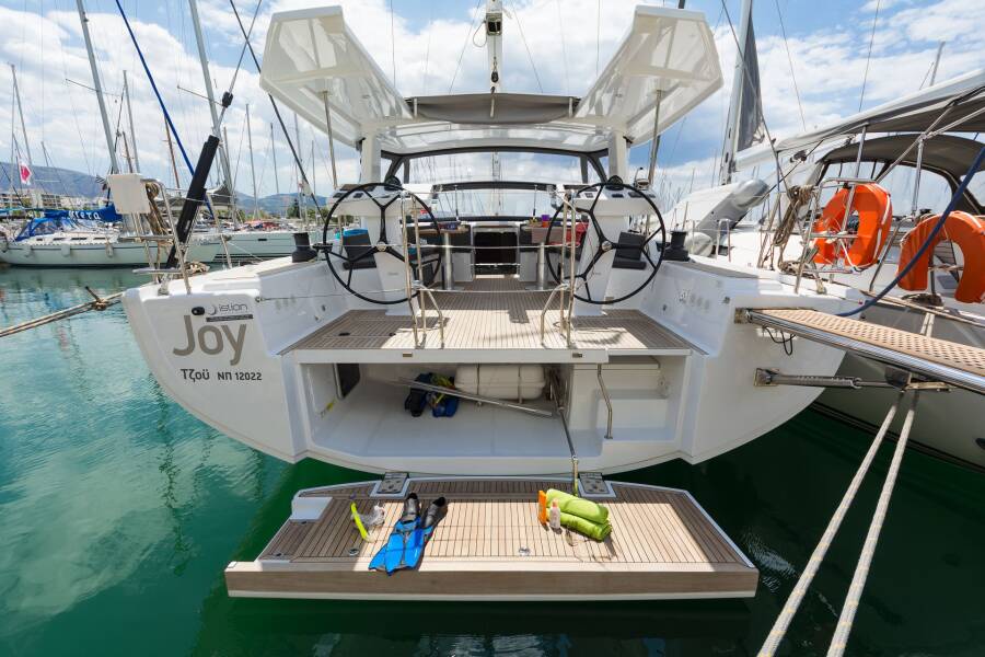 Hanse 548