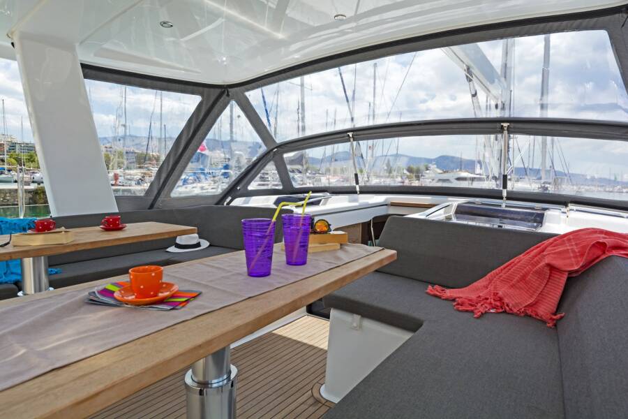 Hanse 548