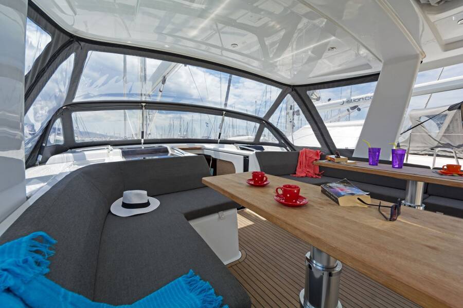 Hanse 548