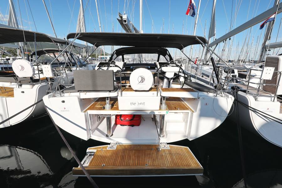 Hanse 548