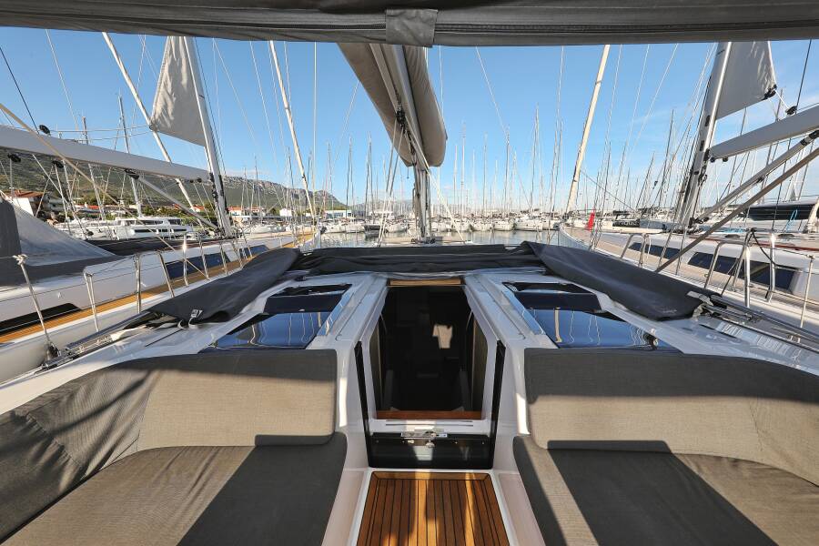 Hanse 548