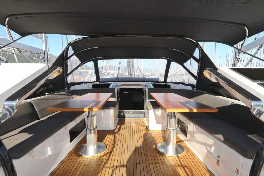 Hanse 548