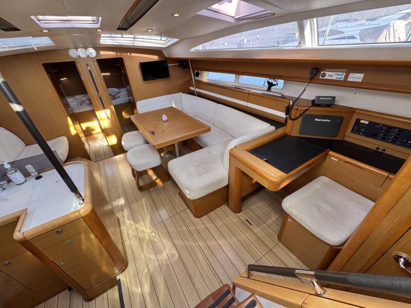 Jeanneau 53