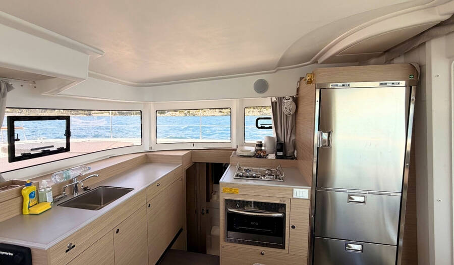 Lagoon 38