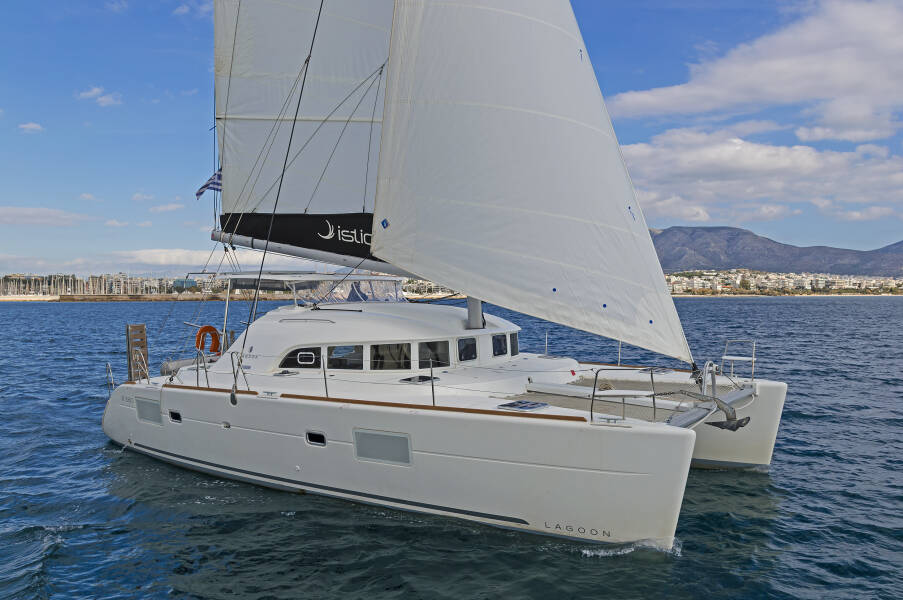 Lagoon 380 S2