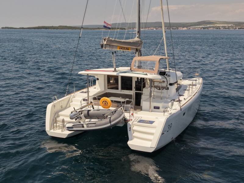 Lagoon 39