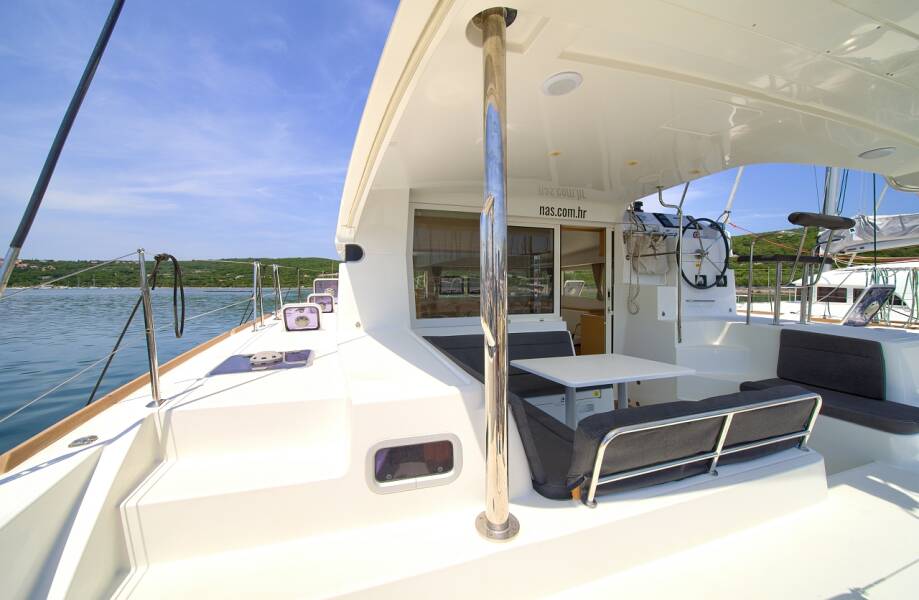 Lagoon 39