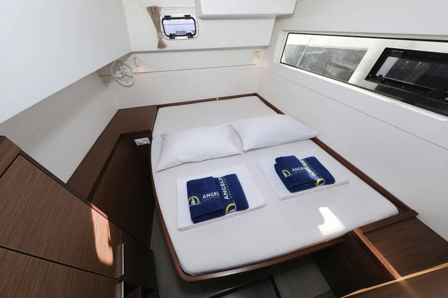 Lagoon 40