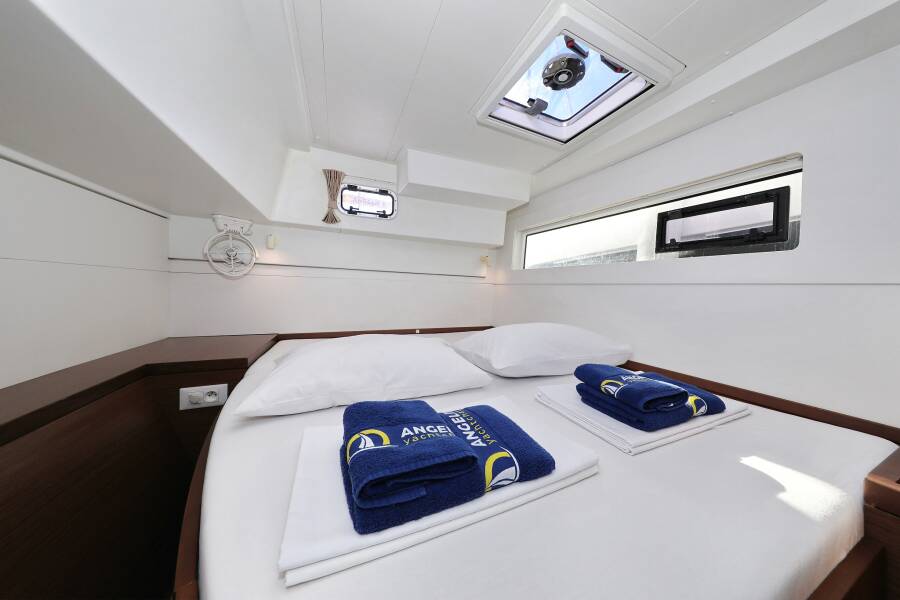 Lagoon 40