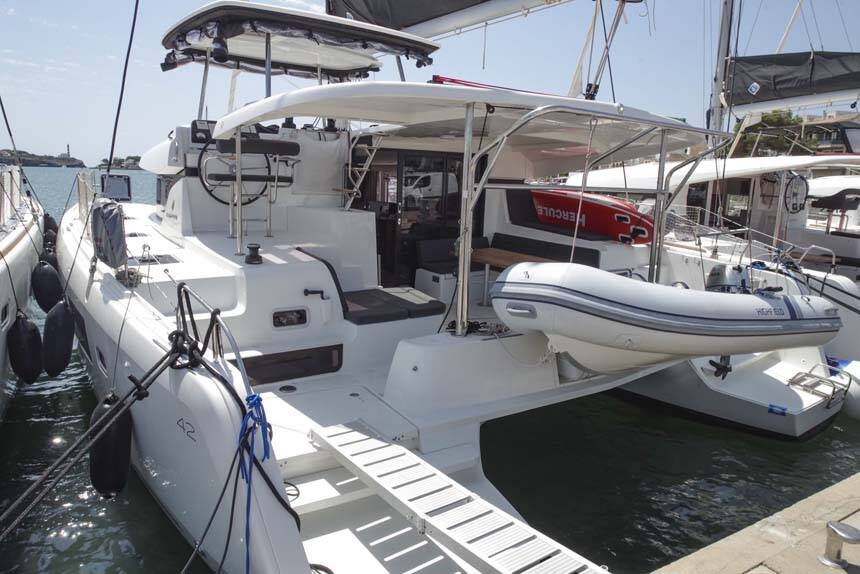 Lagoon 42