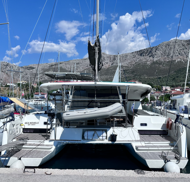 Lagoon 42