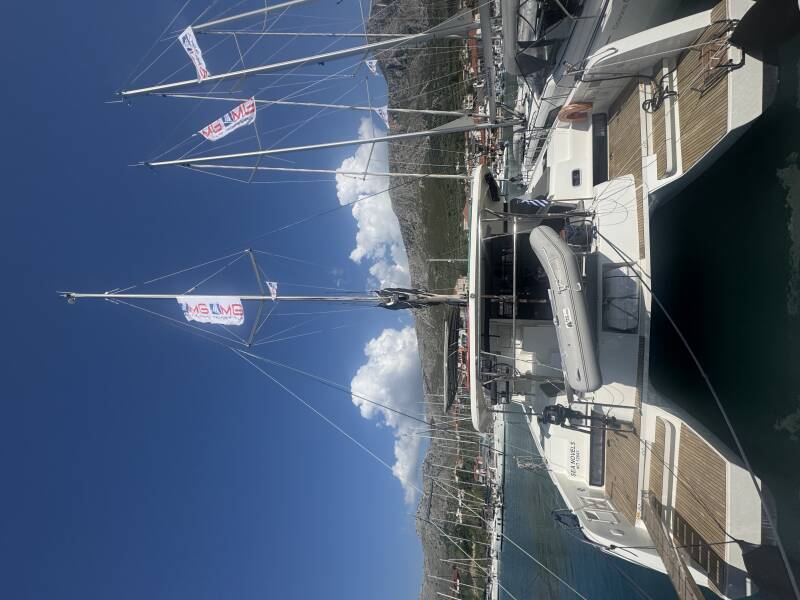 Lagoon 42