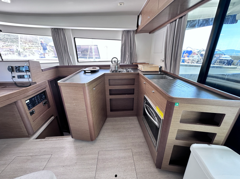 Lagoon 42