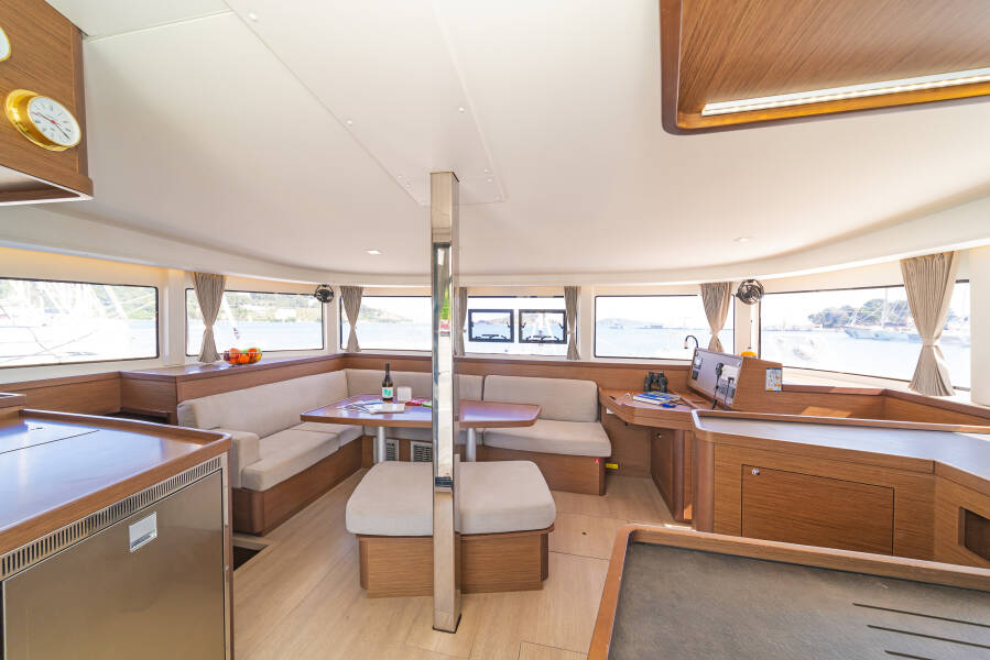 Lagoon 42