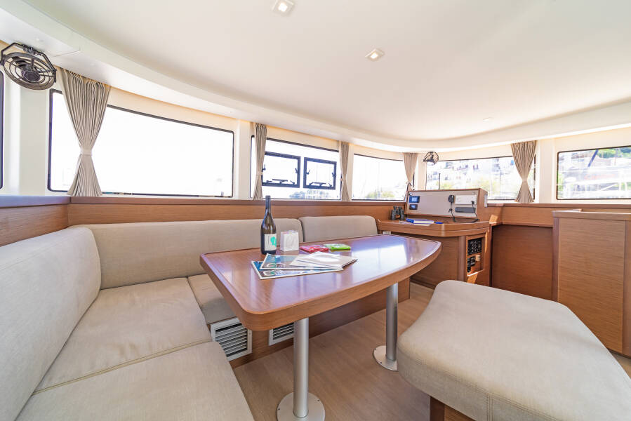 Lagoon 42