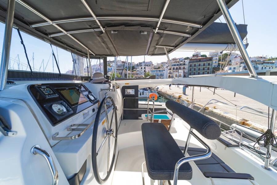 Lagoon 42