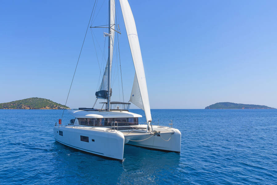 Lagoon 42