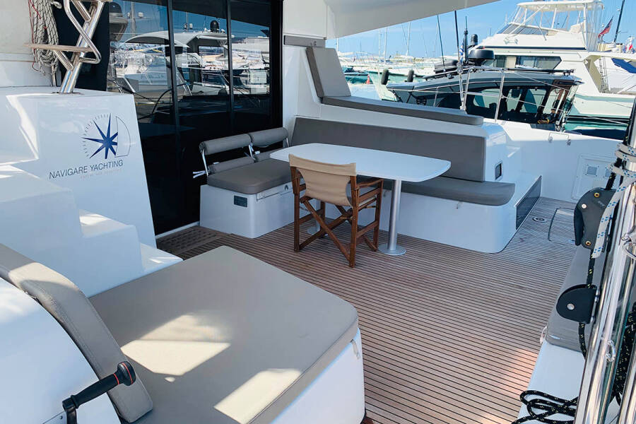 Lagoon 42