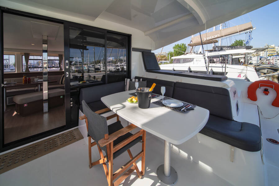 Lagoon 42